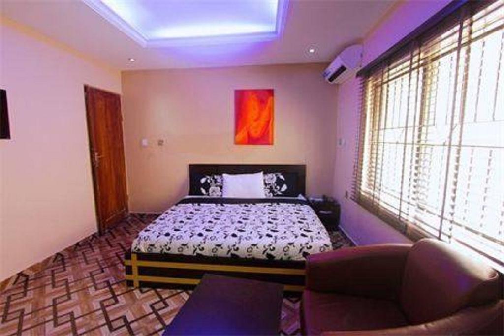 Number 95 Suites Лагос Екстериор снимка
